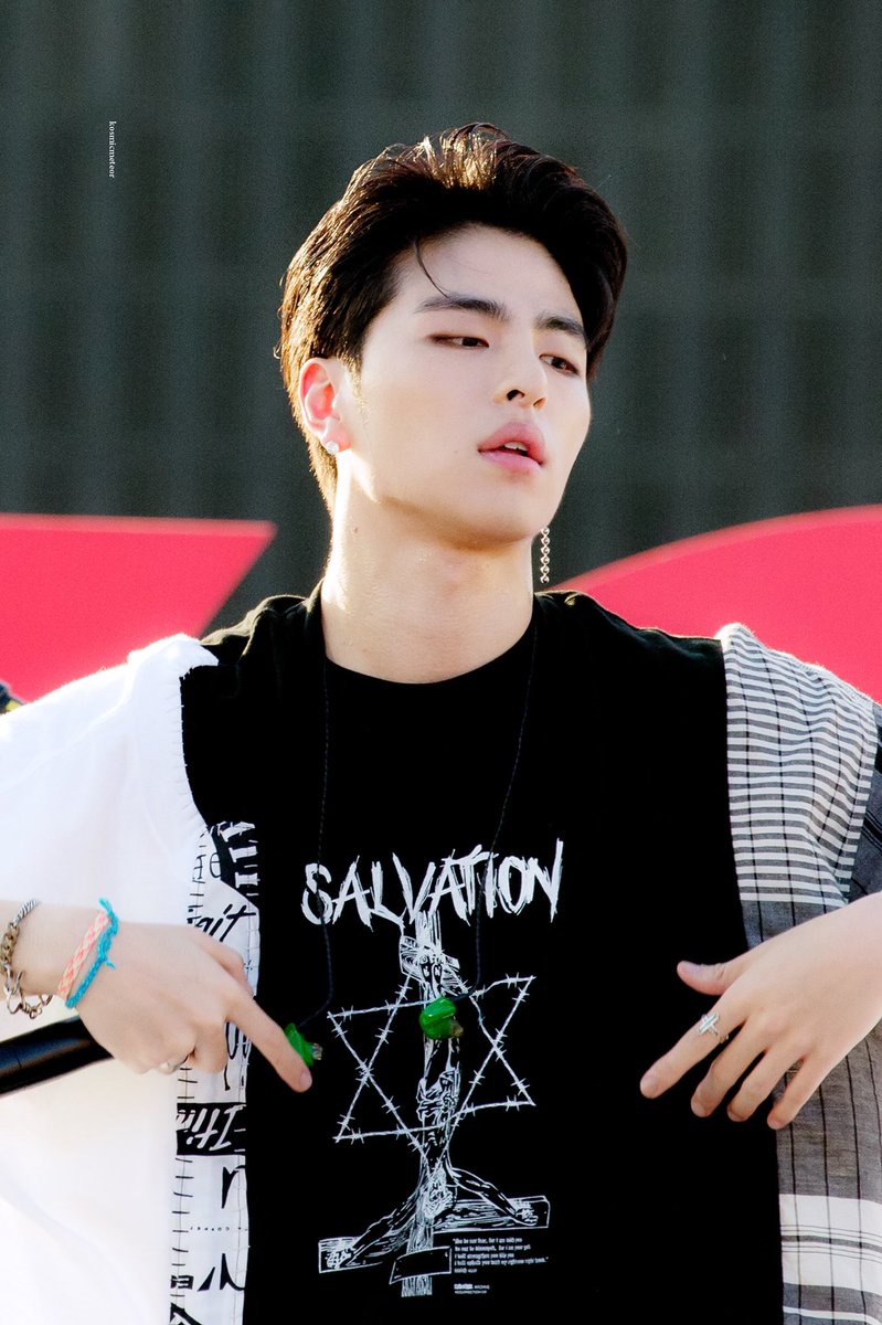 Maiah4D's tweet photo. Like if you have a crush on 20180804 Junhoe even though he's not your bias https://t.co/EgJ9T5YlG3