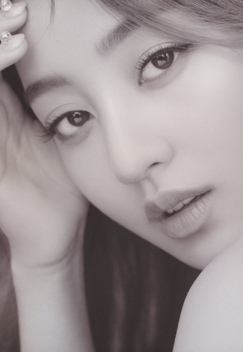 njmsjmdct2's tweet image. [SCAN] TWICE 2nd full album Eyes wide open Photobook (ver. Story)

Jihyo
(page 24, 25, 26, 65)

#지효 #ジヒョ #JIHYO #志效