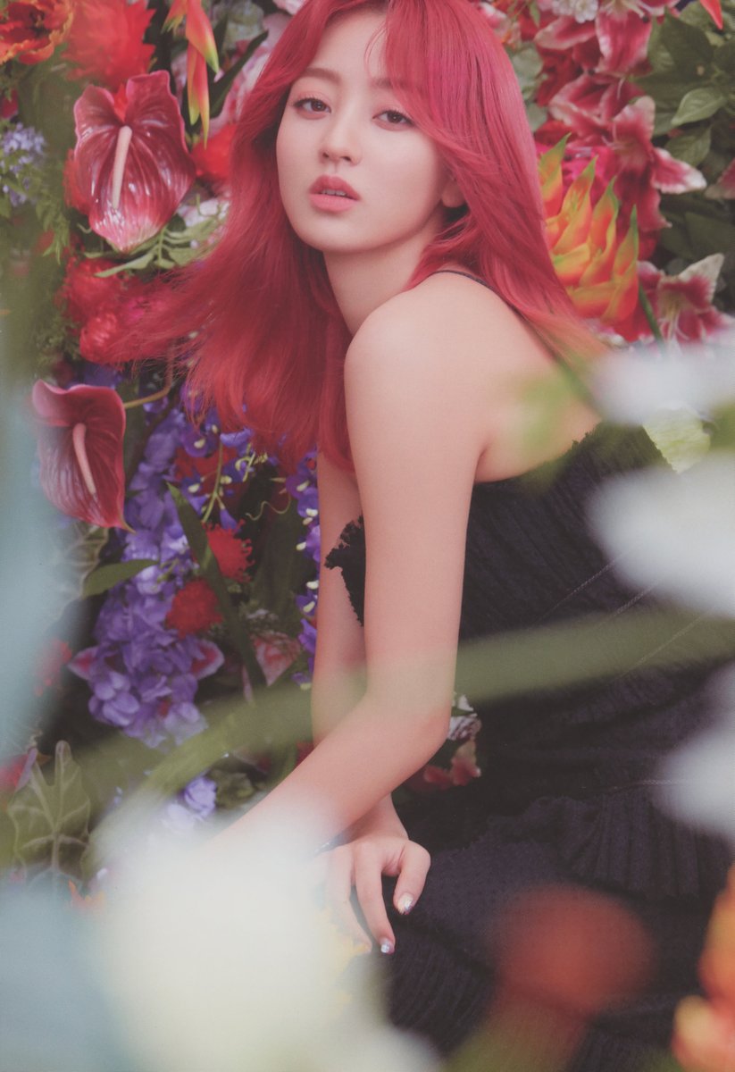 njmsjmdct2's tweet image. [SCAN] TWICE 2nd full album Eyes wide open Photobook (ver. Story)

Jihyo
(page 24, 25, 26, 65)

#지효 #ジヒョ #JIHYO #志效