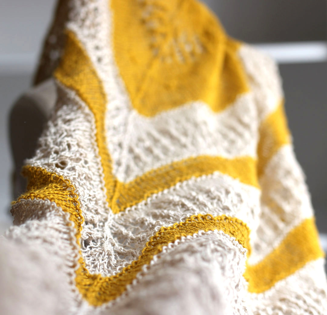 New design: a (very) late summer stole - mailchi.mp/asatricosa/new…