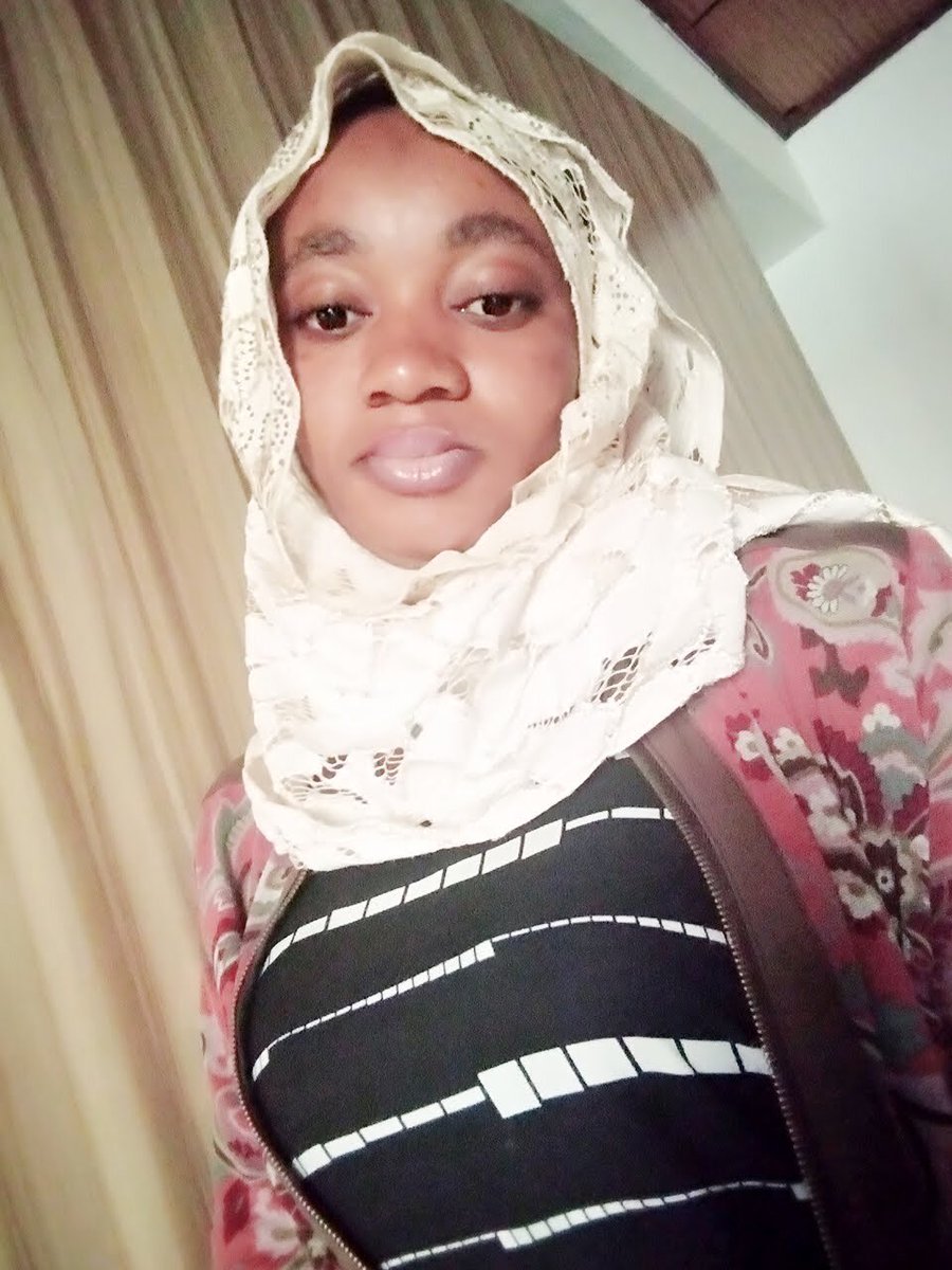 hijabfanatics's tweet photo. Hijab is beautiful, so make it look beautiful, wear it with love, wear it with pride and most of all wear it Right.
#hijabinspiration #hijabstyle #hijabfashion #hijabislove #hijabfanatics #hijab #hijabessentials #hijabi #hijabtutorial https://t.co/nXbw1PAyv3