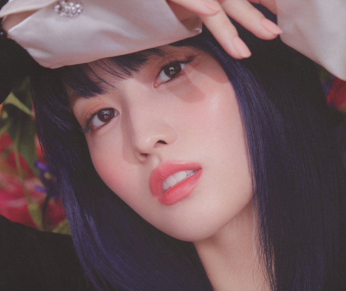 SCAN] TWICE 2nd full album Eyes wide open Photobook (ver. Story