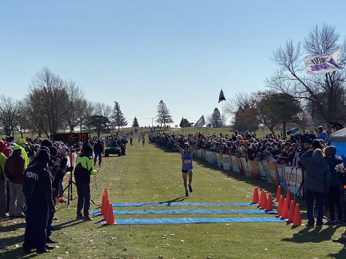 IHSAA's tweet photo. Jaysen Bouwers unofficially takes the 4A title and is Sioux City, North’s first ever state #iahsxc champ! Complete results to come. 
🏆 https://t.co/rq0plQGlPZ https://t.co/yNRat3Y8e5