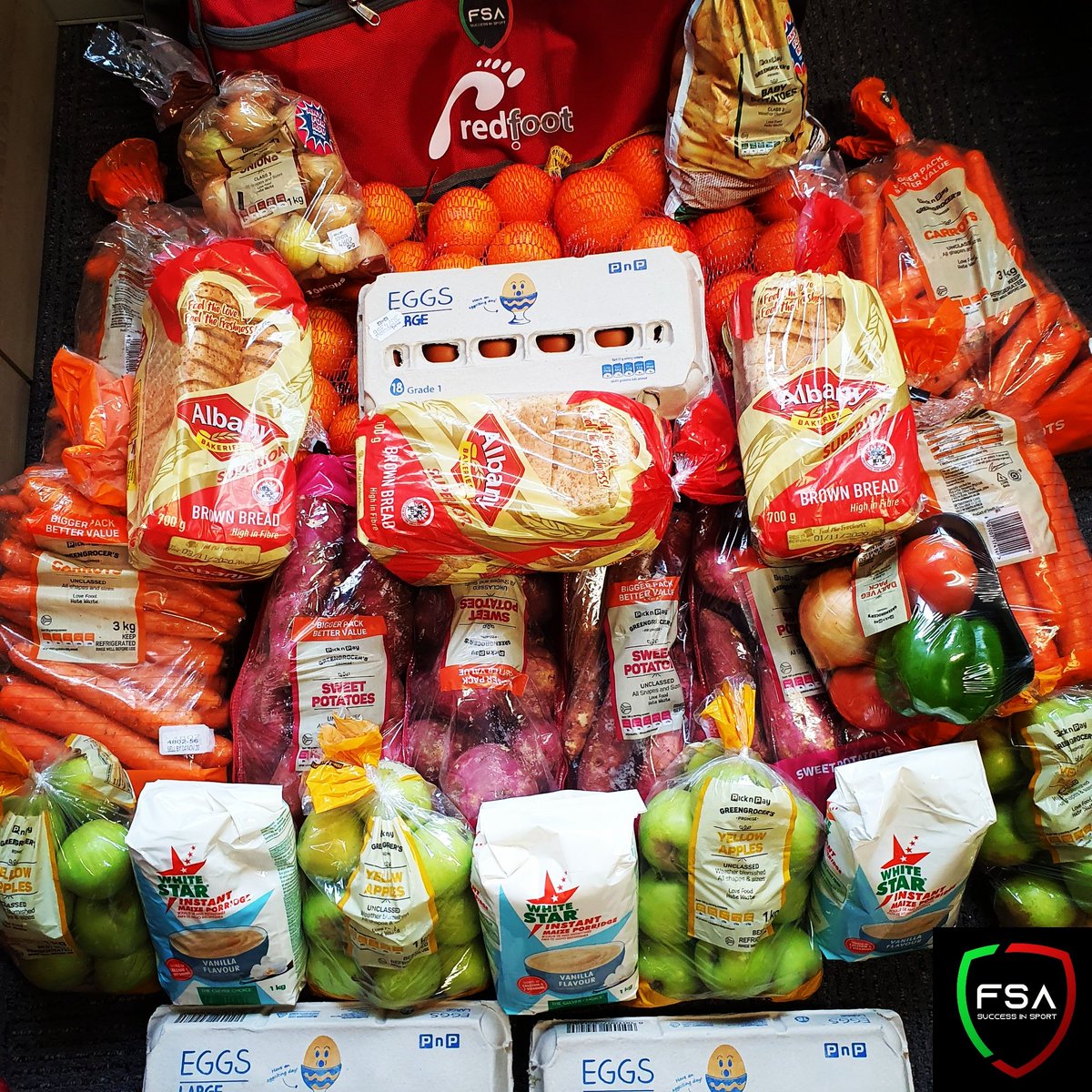 FuturaSportsSA's tweet photo. Awesome effort for our initial feed the homeless campaign. A big thanks to all who contributed & it's our duty & privilege to bless the less fortunate in & around our community with some unexpected kindness! #HelpOthers #LookAfterYourCommunity
#GiveBack #StrongerTogether #SA 🇿🇦 https://t.co/gQ9wTTHxxc