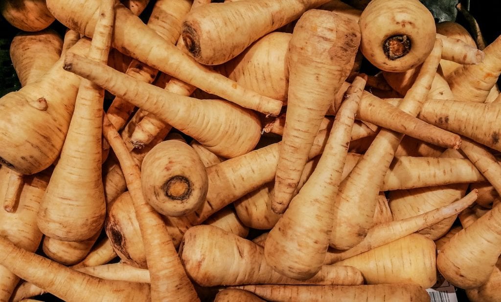 gpfoodnews's tweet photo. ¿Cómo es esta hortaliza prima hermana de la zanahoria y cómo puedes utilizarla en la cocina? Aquí te lo contamos 😋🥕🍴⬇️🗞️
https://t.co/AkwybU0pJf #gastronomía #chirivia #hortaliza https://t.co/MHFOGR2dTO