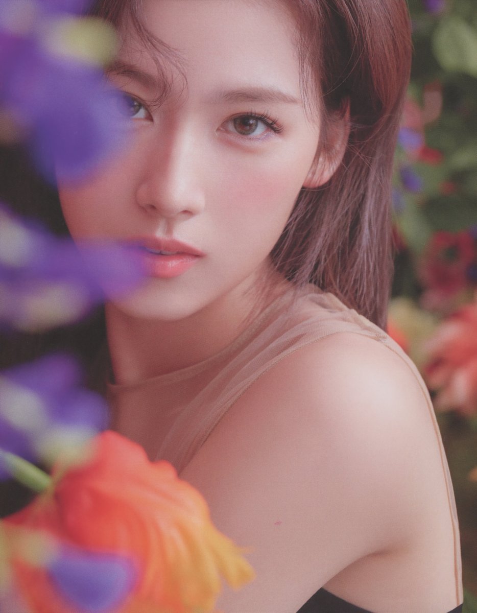 njmsjmdct2's tweet image. [SCAN] TWICE 2nd full album Eyes wide open Photobook (ver. Story)

Sana
(page 20, 21, 22, 62)

#사나 #サナ #SANA