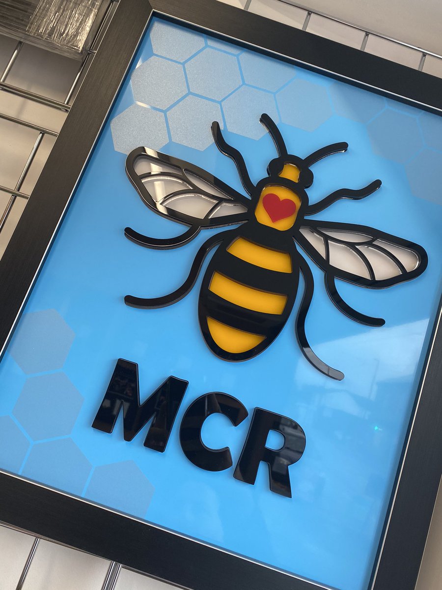 LOVE this design. So good. Thanks again <a href="/autographartno1/">Autograph Art</a> #manchester #bee #manchesterbee