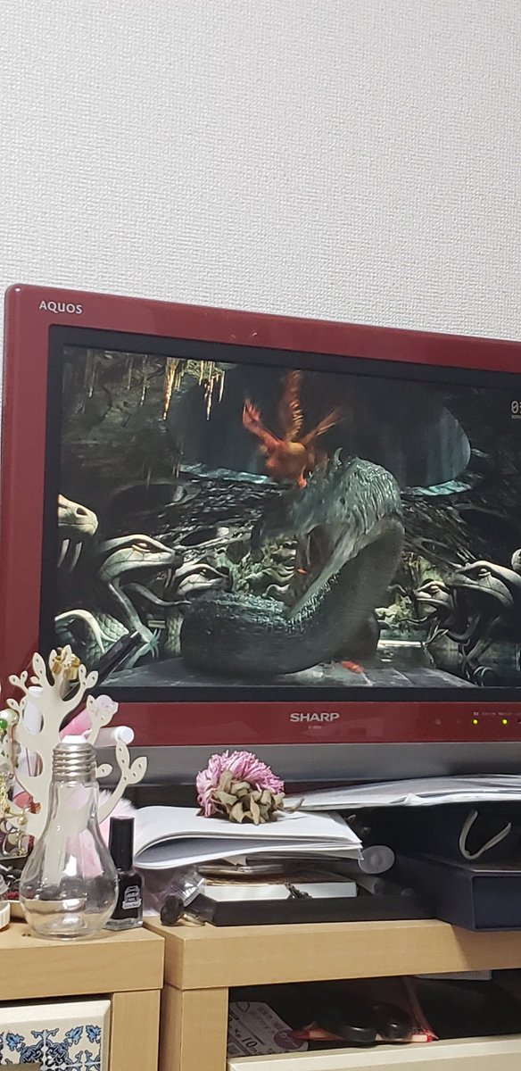 ｻｰﾋﾞｨ V Twitter もちろん 人のフォークスさんのお面 ハロウィンで並んでました 便利だからかもしれないぞ 不死鳥モチーフの仮装はしたこと ないかも ハリポタだと １巻に出てくる程度だけど 伏線だったかも ハグリッドのバイクが シリウスのバイクだった