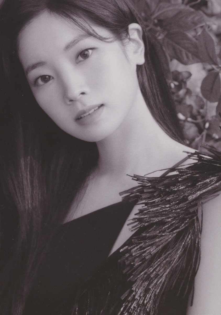 njmsjmdct2's tweet image. [SCAN] TWICE 2nd full album Eyes wide open Photobook (ver. Story)

Dahyun
(page 32, 33, 35, 79)

#다현 #ダヒョン #DAHYUN #多賢