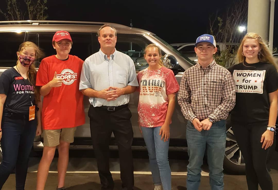 BrunswickTars's tweet photo. Some of our BCTARS got to see @markrobinsonfornc (running for NC Lieutenant Governor), Anthony Street (running for NC State Auditor), @judgefredgore (running for NC Court of Appeals), and our NCTARS VP @tuckercoombs. We had a great time at the Mark Robison rally last night. https://t.co/9F11nsYwMc