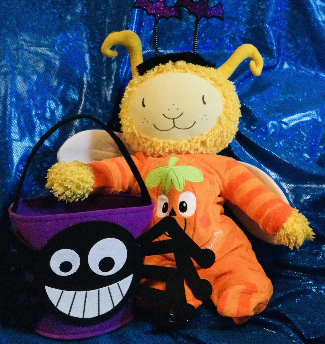 InverclydeLibs's tweet photo. Bookbug hopes you can join us at 10am tomorrow over on our Facebook page for our @GaloshansFest #SpookyBookbug Session!
https://t.co/xJYKwtQn4x
We've heard there might be a batty witch & some sleepy ghosties! ๐งโโ๏ธ๐ป๐งโโ๏ธ๐ป
#GaloshansFestival #BookbugOnline #LibraryLiveInverclyde https://t.co/fJNhlS8UaF
