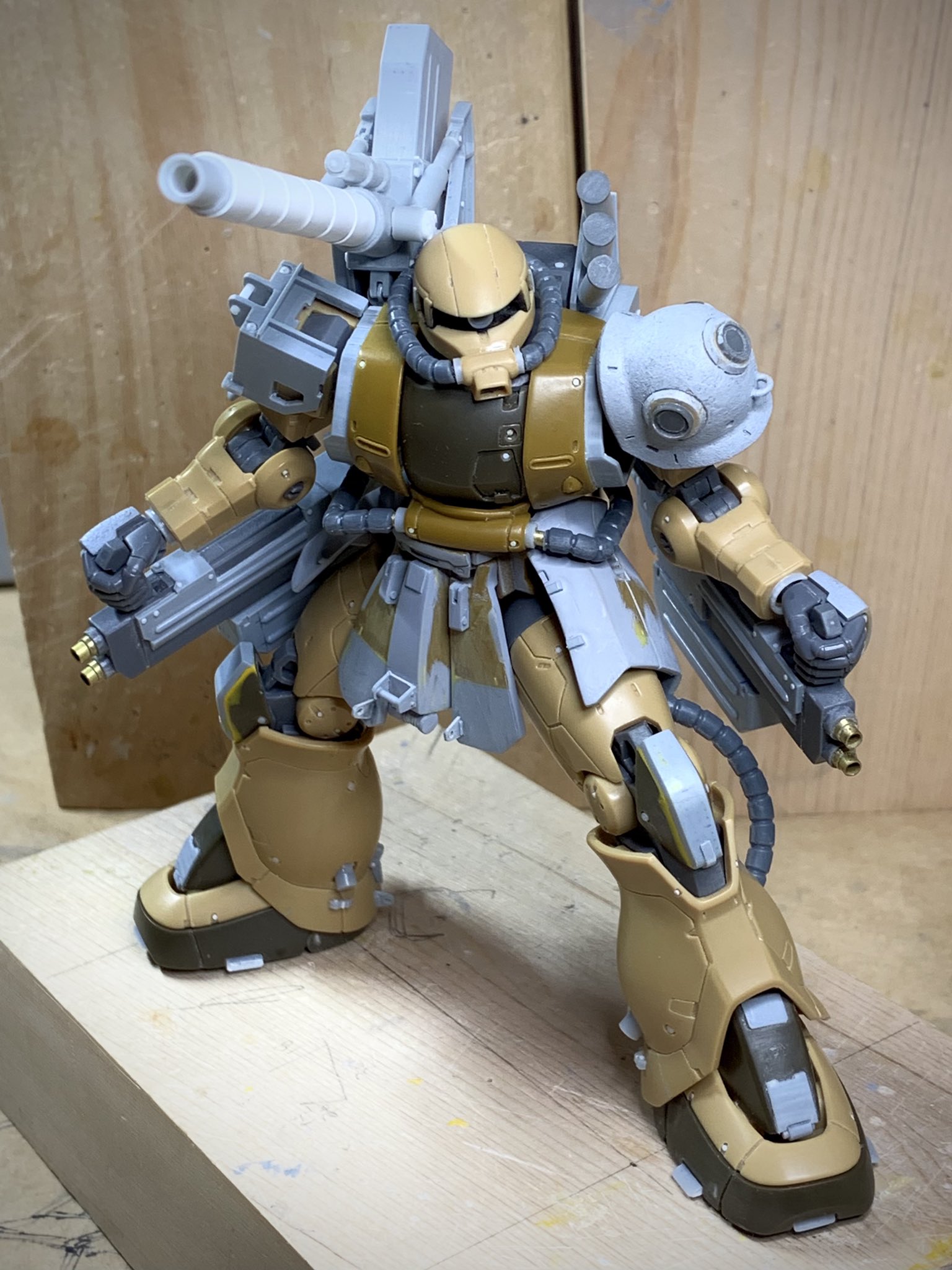HG ザク　ハーフキャノン改修型　塗装済み完成品 HG ザク ハーフキャノン改修型 塗装済み完成品 - メルカリ