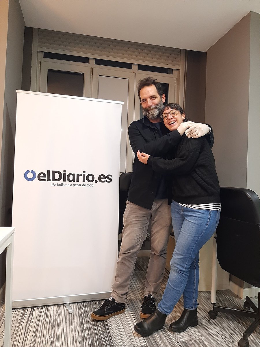 gonzalocortizo's tweet photo. En @eldiariogalicia vamos a echar mucho de menos a @mpampinm y le deseamos mucha alegría en sus nuevas burbujas. Sin ella, la delegación no hubiera funcionado como lo ha hecho. La magia de este negocio es toparte con personas como ella. https://t.co/irCqzb77dQ