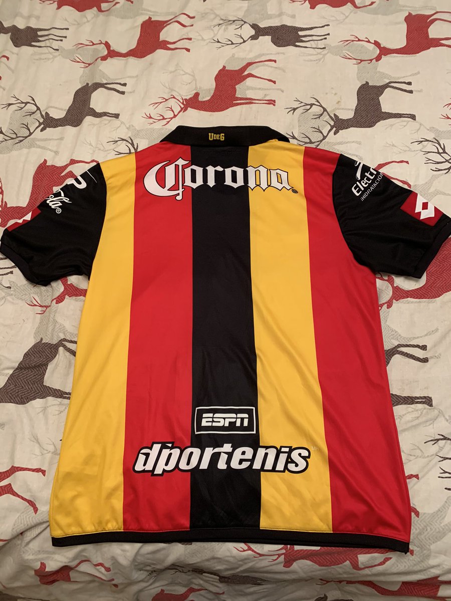 RobbieTshirts77's tweet photo. Ok, so here it is @LeonesNegrosCF shirt. Iโve managed to pick it up BNWT for ยฃ17.50. U need this shirt in your collection, trust me. My new number 1 shirt. @circa88football have it & 20% of this weekend. The details on the shirt are something else & that badge, wow! #topofdepops https://t.co/oj4PLwtNhv