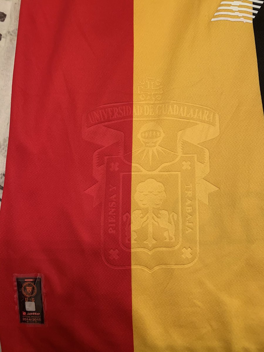RobbieTshirts77's tweet photo. Ok, so here it is @LeonesNegrosCF shirt. Iโve managed to pick it up BNWT for ยฃ17.50. U need this shirt in your collection, trust me. My new number 1 shirt. @circa88football have it & 20% of this weekend. The details on the shirt are something else & that badge, wow! #topofdepops https://t.co/oj4PLwtNhv