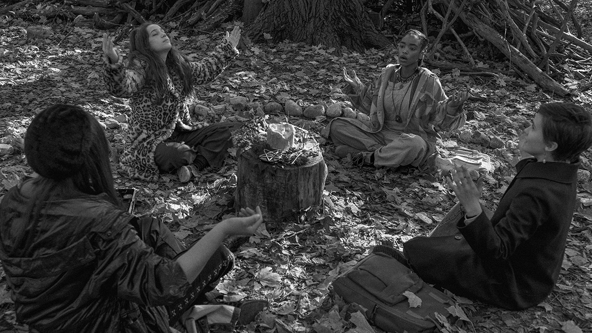 AppleTV's tweet photo. “This film is about embracing difference and finding one’s power within their difference.” Director @ZoeListerJones has reimagined the 1996 film about a group of teenage witches for today’s world. Watch @TheCraftMovie: Legacy on the Apple TV app. https://t.co/JrPqhmWxvl https://t.co/1KU9SNDAVA