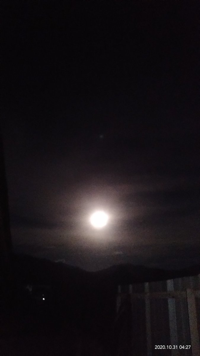 wordsofkale's tweet photo. 🎶Kay liwanag ng buwan🌝 at ang 🌬hangin ay may kalamigan 🎷
#PalawanChill #spreadthelove #lovetotheworld https://t.co/74LqJYXY1g