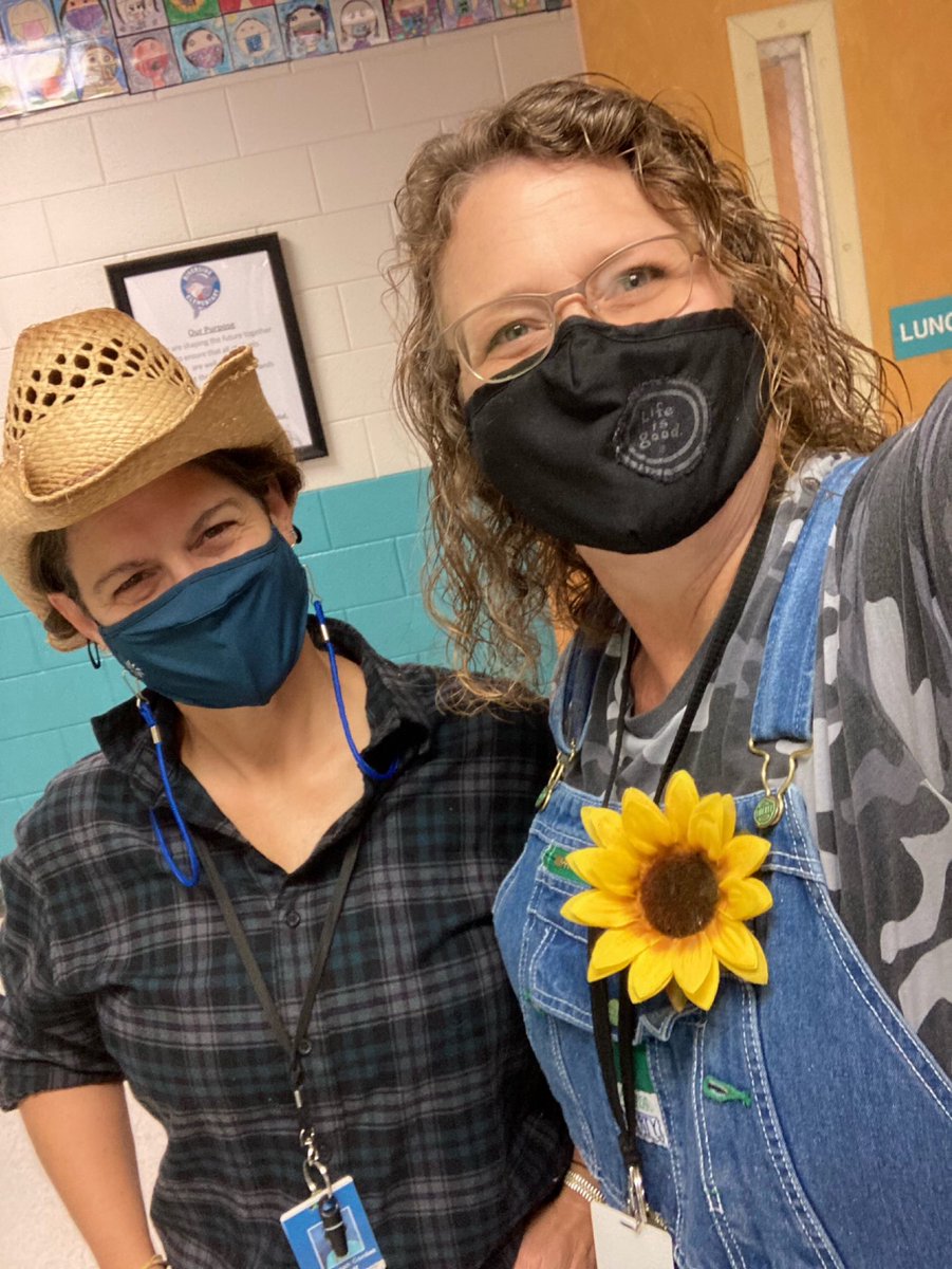 resdolphins's tweet photo. It’s been a great to celebrate Red Ribbon Week with Teachers and Students. Everyone dressed in different outfits to promote staying safe, having strong and healthy bodies and living a drug-free lifestyle. #riversidepride https://t.co/GzdqTdZE9E