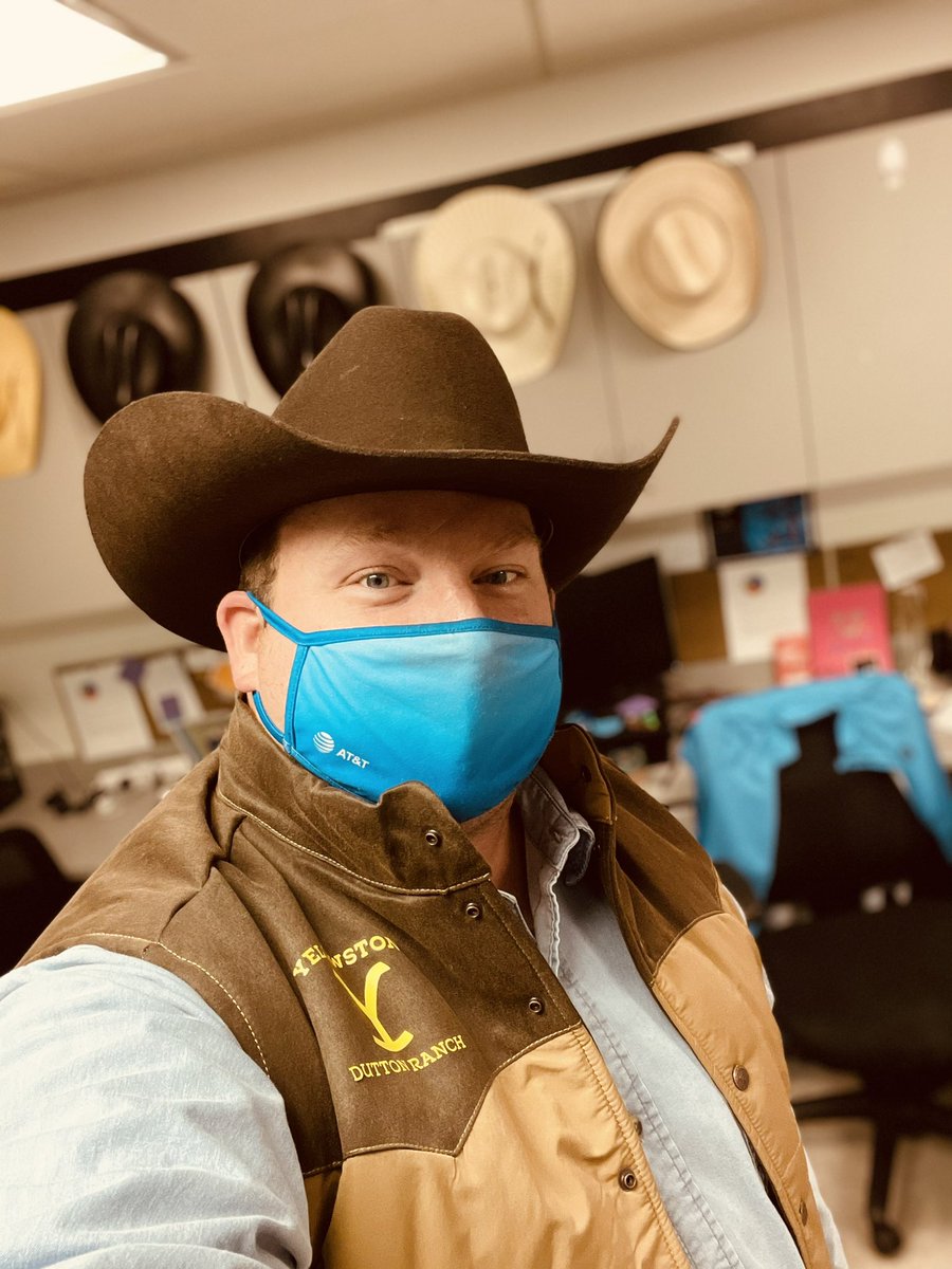 eb6713's tweet photo. When it’s Halloween around Shawnee 🇺🇸, you have to go to work as your favorite @Yellowstone character!
Being my last #BootScootinFriday for a bit, it just fit. 😭
@modernwest #LifeAtATT https://t.co/XSiHQwE3kV