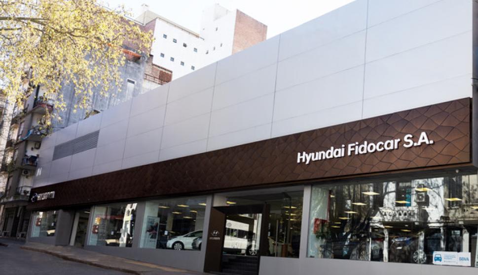 elpaisuy's tweet photo. La firma automotriz uruguaya #Fidocar lanza autos neutralizados y compromisos con el programa internacional SBTI para una movilidad sostenible baja en carbono - https://t.co/ssyYt8mgB9

#INNContent para Fidocar https://t.co/VQH8PUamwT