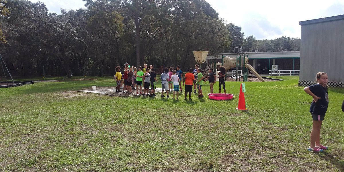 TraceyDrakeESE's tweet photo. Water Day at Eastside Elementary was amazing! Our Quarter one incentive party was a success! Thank you to Cathy Ferraro, Chris Lewis, Joe Murphy, Susan Roy, and Taylor Carter for helping out with the event! 👍 Thanks to all students who made this event possible! 😁 Go leopards!! https://t.co/atirLUCqEr
