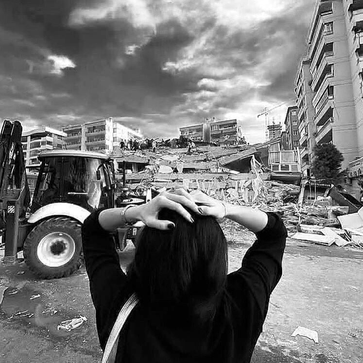 fotograf_re's tweet photo. Geçmiş Olsun İzmir 🖤 
#izmir #deprem #geçmişolsun #izmirdeprem https://t.co/hKhSfltebv