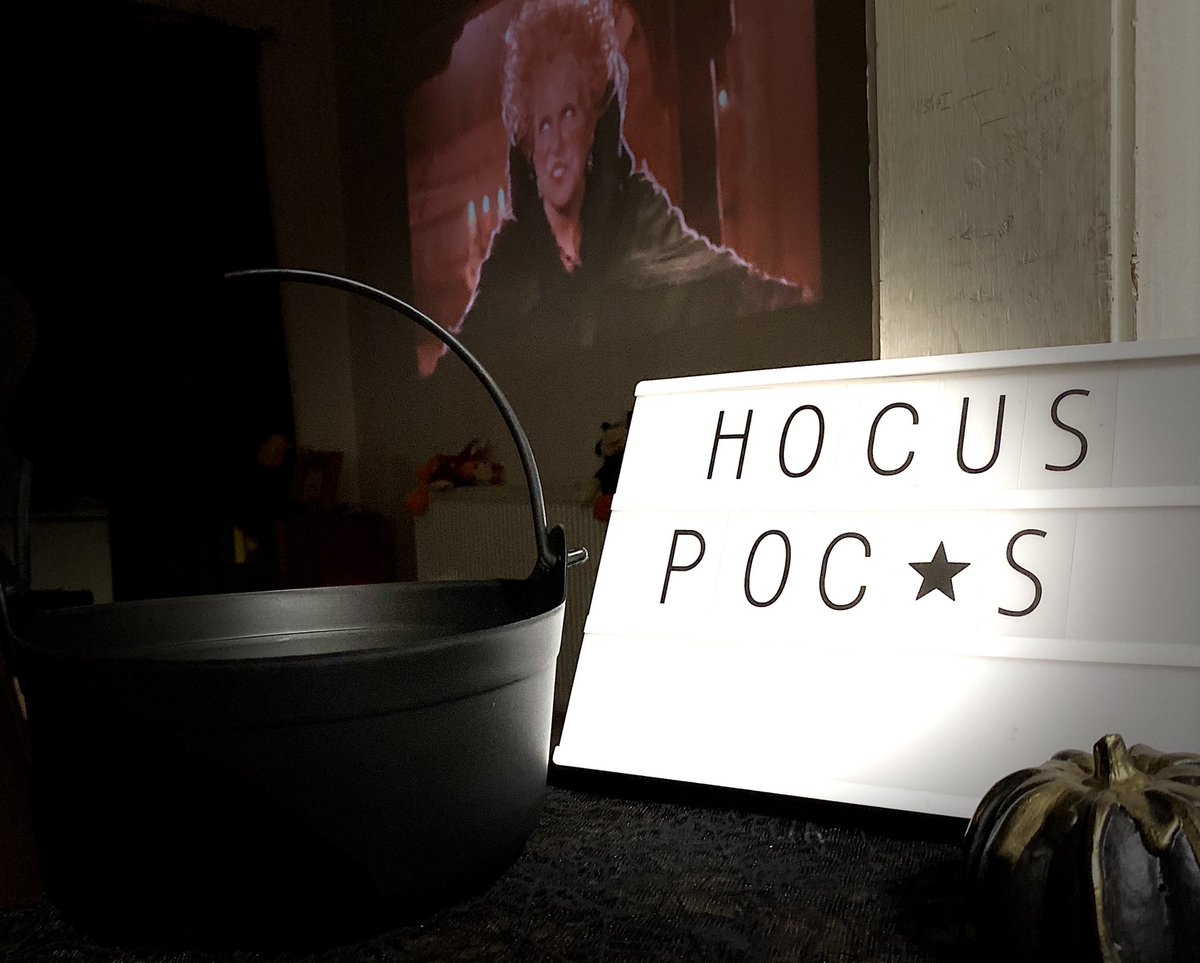 FamilyOnTheGo's tweet photo. Halloween Family Film Night Tonight . First time the kids are watching this Disney classic and they love it . Well who wouldn’t ? Who else’s favourite Halloween film is Hocus Pocus? #HocusPocus #HalloweenMovie #DisneyClassics https://t.co/9jq62Bsjuu