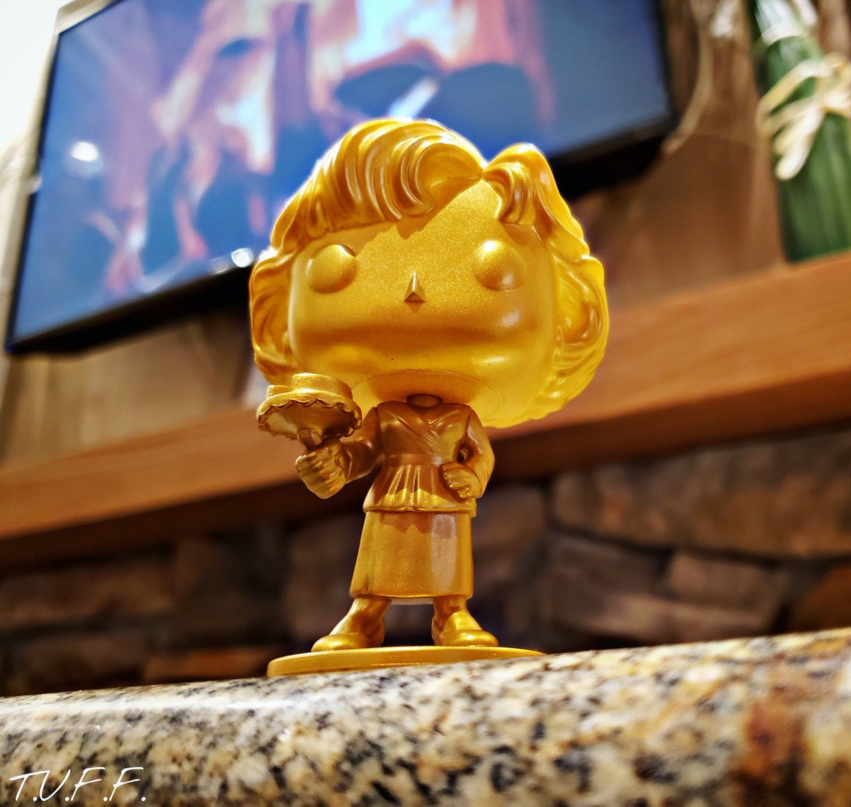 unitedfunkofam's tweet photo. It's @OriginalFunko game night and we are hangin' with a Golden Rose Nylund and the rest of the girls!ย Time to play a little Funkoverse and sip some wine!๐ท
#familygamenight #rosenylund #thegoldengirls #funkoverse #funkophotoaday #funkoween #tuffphotography #tuffoct2020 https://t.co/652BXQma1t