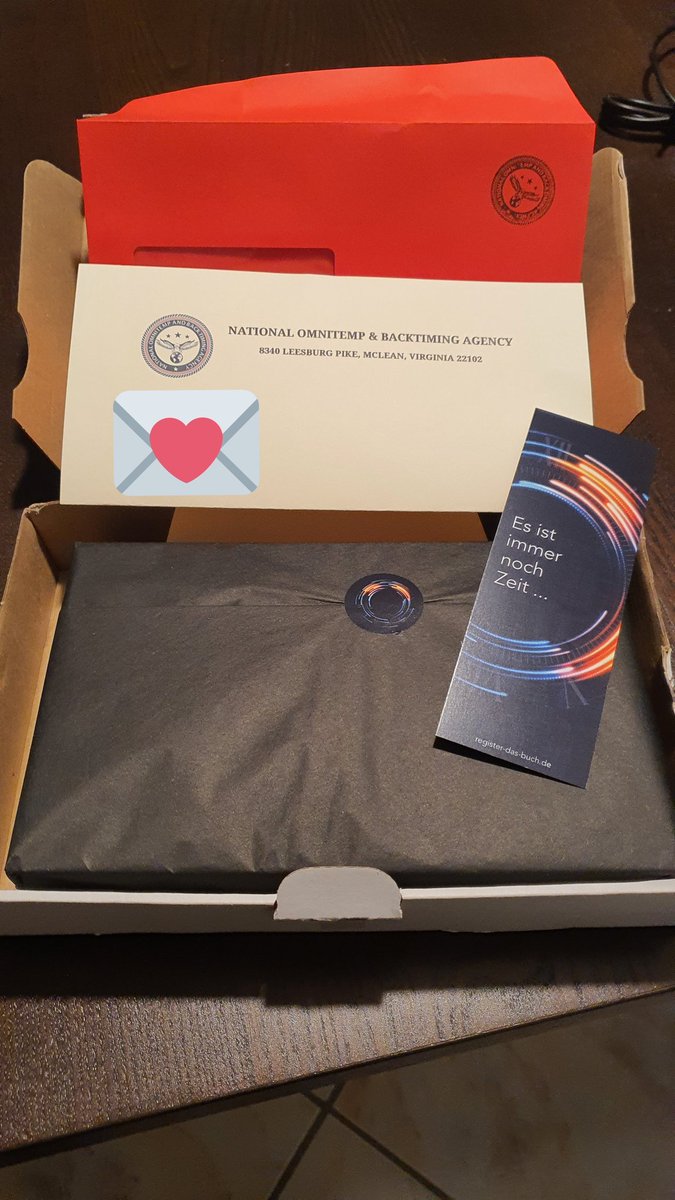 Van Fanel (@vantrundle) on Twitter photo Spoiler alert:
Heute einen roten Brief bekommen. Danke an <a href="/dermellor/">Marcel Mellor</a> für die Grüße von Omnitemp. Wunderbares Geschenk :D und eine Freude beim unboxing! #dasregister als offline Buch fühlt sich super an! Spoiler alert:
Heute einen roten Brief bekommen. Danke an <a href="/dermellor/">Marcel Mellor</a> für die Grüße von Omnitemp. Wunderbares Geschenk :D und eine Freude beim unboxing! #dasregister als offline Buch fühlt sich super an!