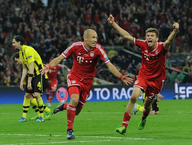 Uefa Champions League 2013:
El Dortmund y el Bayern se enfrentaban en una final Alemana, el Dortmund de Reus, Lewandowsky y Götze, los de Klopp empezarían perdiendo el partido a los 6 mins Gundogan empataría, pero al 88 Arjen Robben le daría el gol de la victoria a los barbaros https://t.co/9mFNup9Dxn