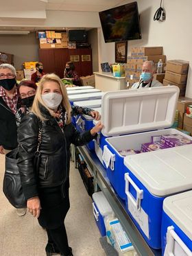 PatriciaLattan3's tweet photo. I went to visit the #Projaide food bank, where I saw the extent of the extraordinary work that is being done there.
Let me tell you, the word exceptional is a euphemism to describe the colossal work these #volunteers do. Thanks for your kind heart! https://t.co/hgksoxhBmM