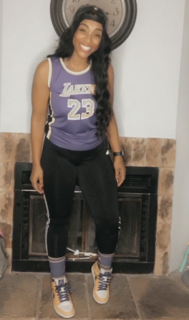 Halloweenof87's tweet photo. City of regular fine women and champs 💙 #LosAngeles #LakerNation #Dodgers https://t.co/GiTdKqVQLd