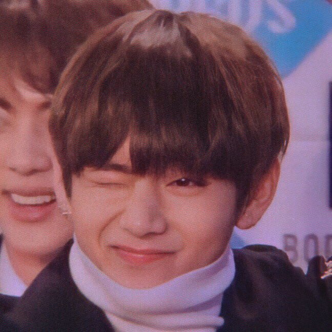 The smile of worldwide handsome and the wink and tiny smile of the most handsome man in the world 😉💜 #BTSV
#BTSJIN #KimTaehyung #KimSeokjin #BTS #BTSARMY #NewProfilePic https://t.co/2bk92khWAl