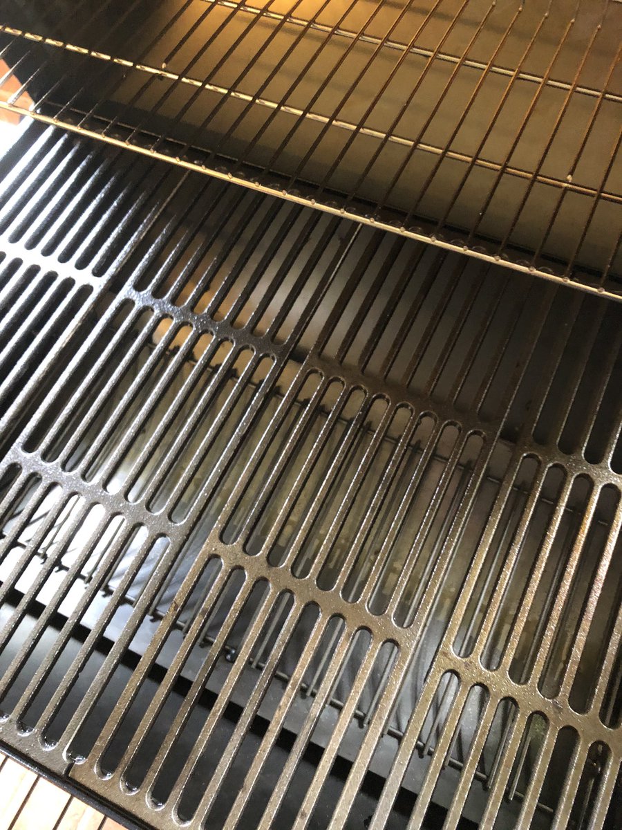 The smokers grates were seasoned last night with vegetable oil cooked in for 3 hours at 300 and then 200