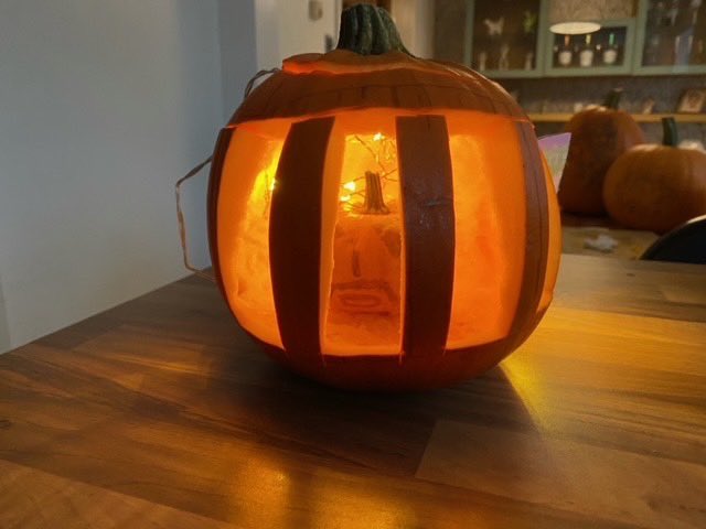 Heath_Housecomp's tweet photo. Very creative 🎃Charlie! GO #Yellow💛House #inittowinit @TheHeathSchool https://t.co/3OaXHh3eSl