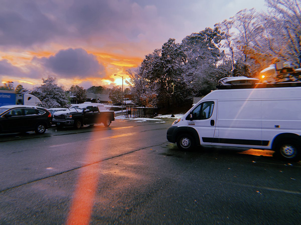 ChelseaJonesTV's tweet photo. UPDATE: The sun always shows it’s pretty little face despite the mess that may come before it.
So always remember the s(now)torm doesn’t last forever!
#NewEnglandViews #MyFirstSnow #LilRhody https://t.co/stUyAv9n4G