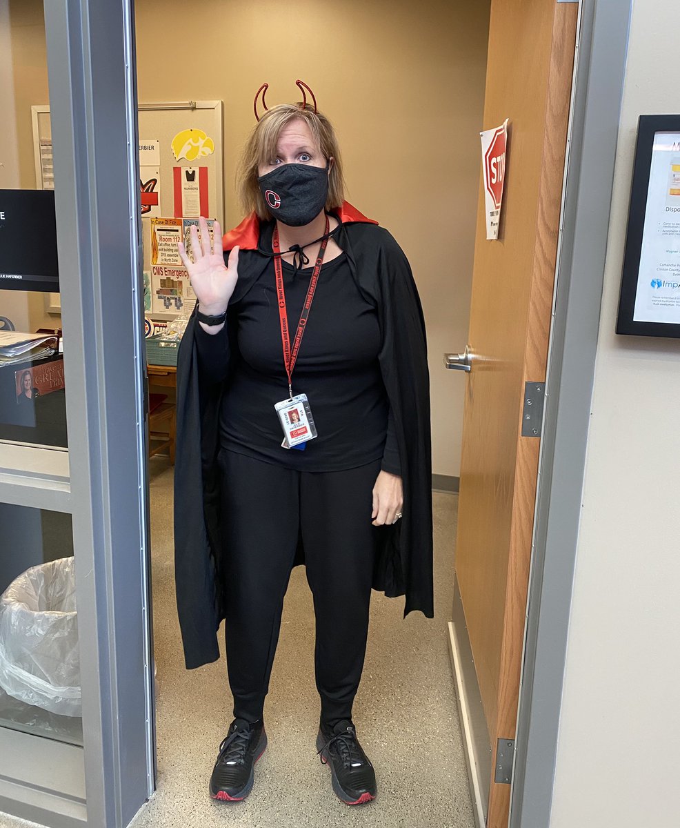 CMS_Dunlap's tweet photo. CMS has the best staff!  They always show up with their school spirit and some pretty creative Halloween costumes! https://t.co/m2Uu2XhrDN