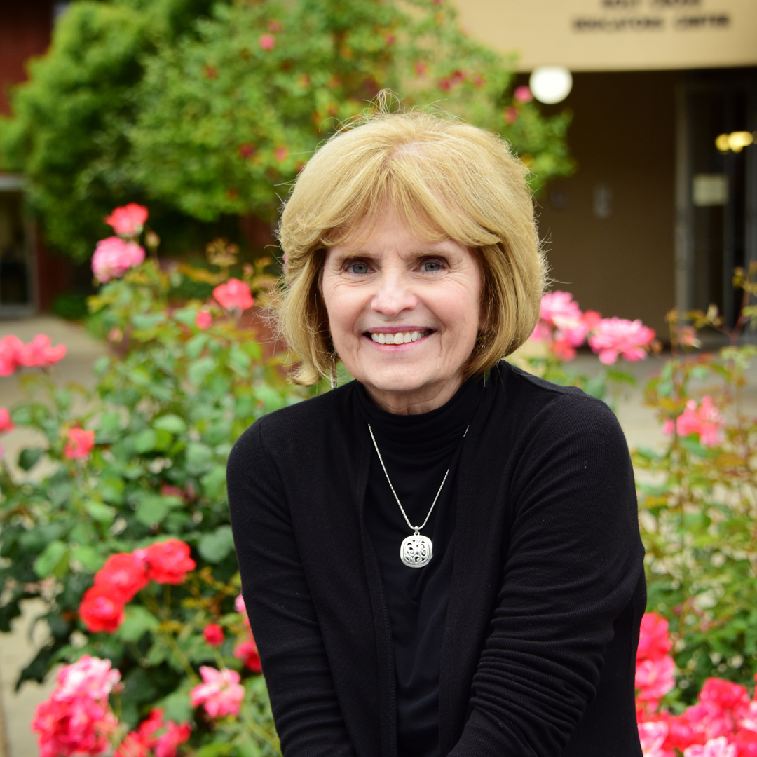 SFHSLancers's tweet photo. We are heartbroken to share that Sally Leitch Holden, a beloved counselor at Saint Francis from 1995-2019, passed away yesterday, October 29. Read more about how she engaged with students and colleagues during her time at Saint Francis. https://t.co/P0LQyvYkwo https://t.co/MhOpoOEgpN