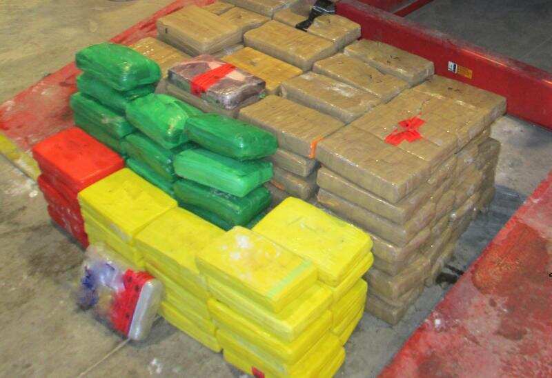 CBPMarkMorgan's tweet photo. Just this week, @CBP agents and officers seized:
▪️ 480lbs of cocaine in CA: https://t.co/16JnZ3KEjb
▪️ 114lbs of cocaine in TX: https://t.co/xtVvg4ijql
▪️ 198lbs of meth and 84lbs of cocaine in ID: https://t.co/5QlPi7gGsX
▪️ 35g of hashish in VA: https://t.co/5m34W7Vi7G https://t.co/P3lxSpwuuZ
