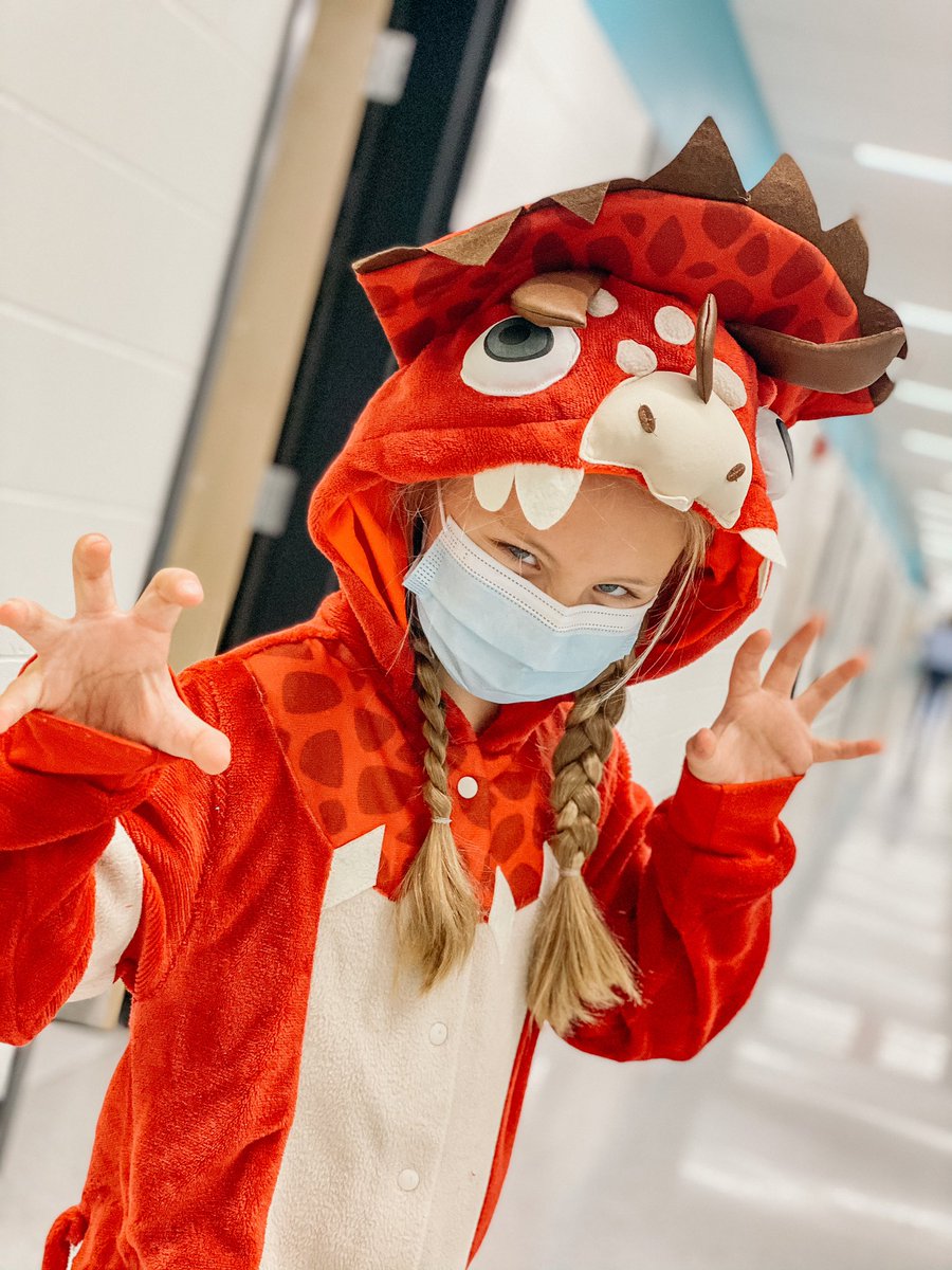 BCEfayette's tweet photo. “Hey, howdy, hey!”

The excitement continues at BCE as our students and faculty celebrate fall, continue engaging students through virtual learning, kickstart targeted services, and explore some of their most favorite characters! 🍂🍁 https://t.co/yuIVo7SxSW