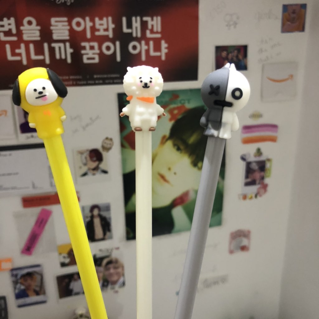 MonWeneeStore's tweet image. E temos canetinhas do BT21💖
•12,00 cada!💗
•Frete incluso!💗
•Vendas pela DM.