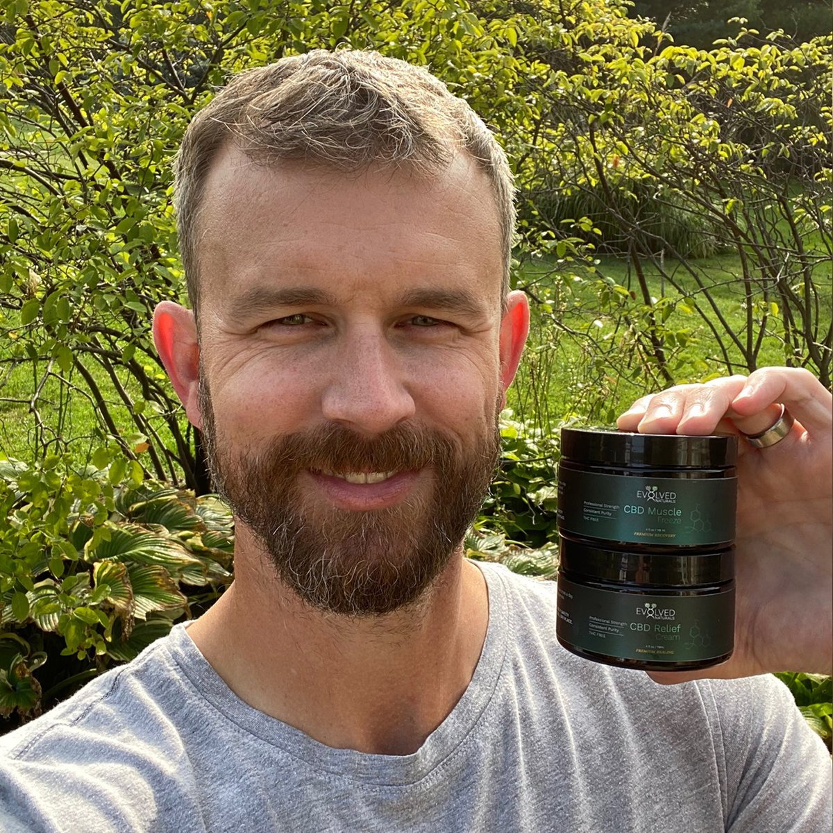 It’s a TEAM here at Evolved Naturals. Not only do we invest our time into the brand, but we actually use the products...AND LOVE THEM 🌿
Meet Jeff • he uses our muscle freeze and relief cream to sooth sore muscles/skin #evolvednaturals #wellness #allnatural #liveyourbestlife https://t.co/0a1DdnhFvi