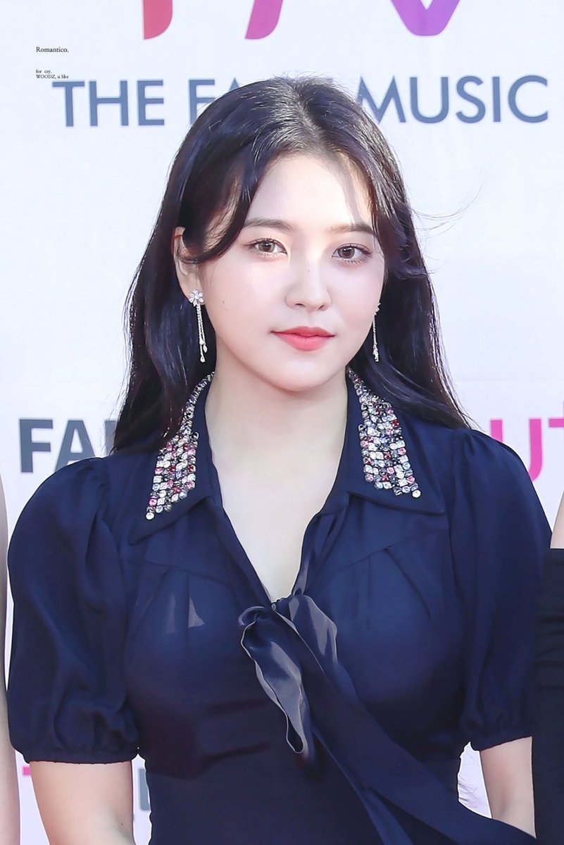 yerimhourly's tweet photo. #예리 #YERI @RVsmtown https://t.co/4agmLfeIE0