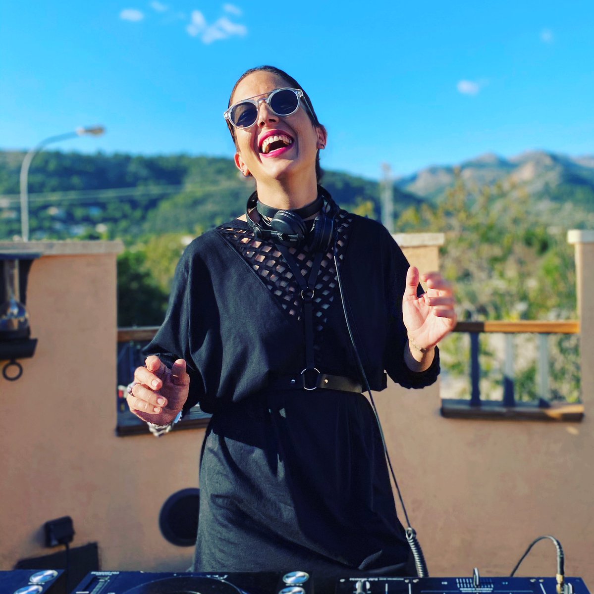 annaturdj's tweet photo. Recording in Mallorca with Danzû at Son Amar around friends & dogs♥️
Soon a new streaming on Facebook 💃🏻🔥
Thanks Manu Sanchez Dj Javitoh Alex Caro & Sote de Lino for having me 🙏🏼
•
#mallorca #danzu #sonamar #annatur #streaming #analog #techno #house https://t.co/qjjfOvKyCc