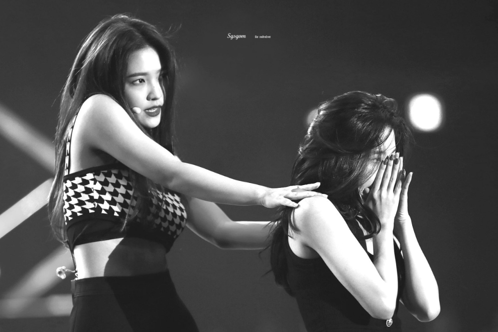 yerimhourly's tweet photo. #예리 #YERI @RVsmtown https://t.co/J7J27MraMr
