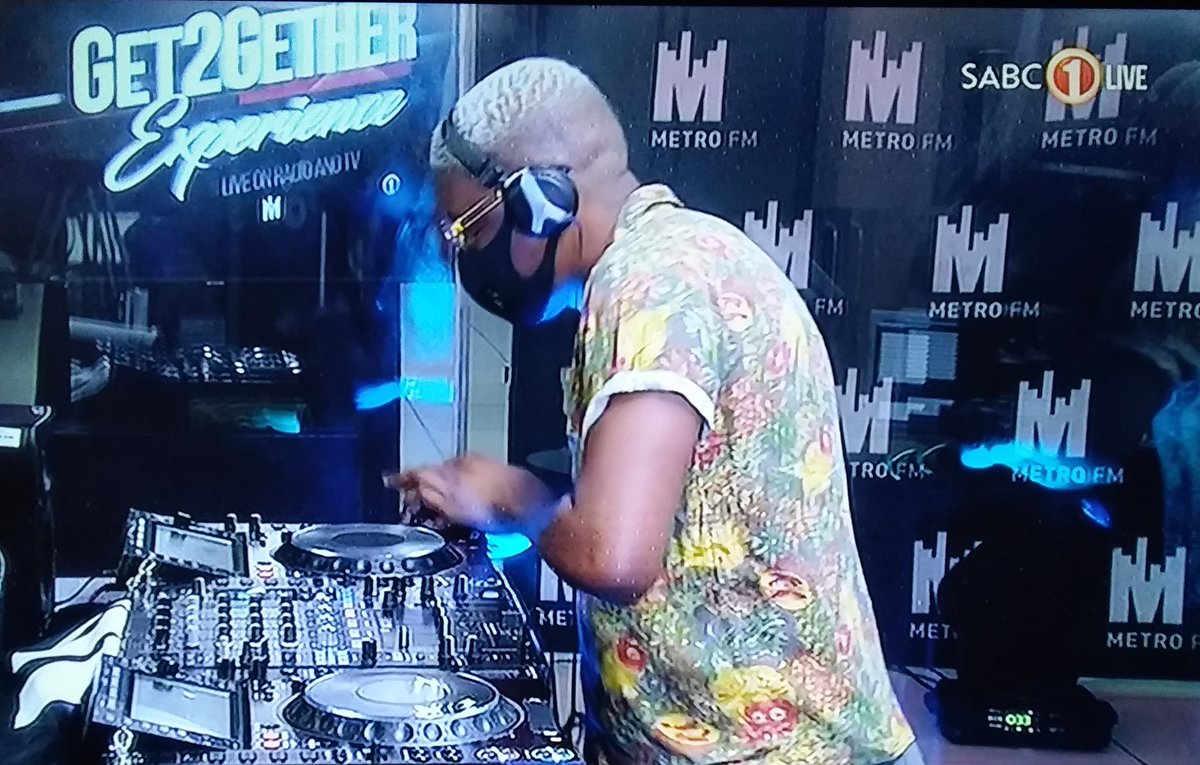 SharonMahlaela's tweet image. Bathong this DJ is doing the things🔥🔥🔥🔥🔥🔥🔥🔥🔥🔥🔥🔥 #Get2GetherExperience