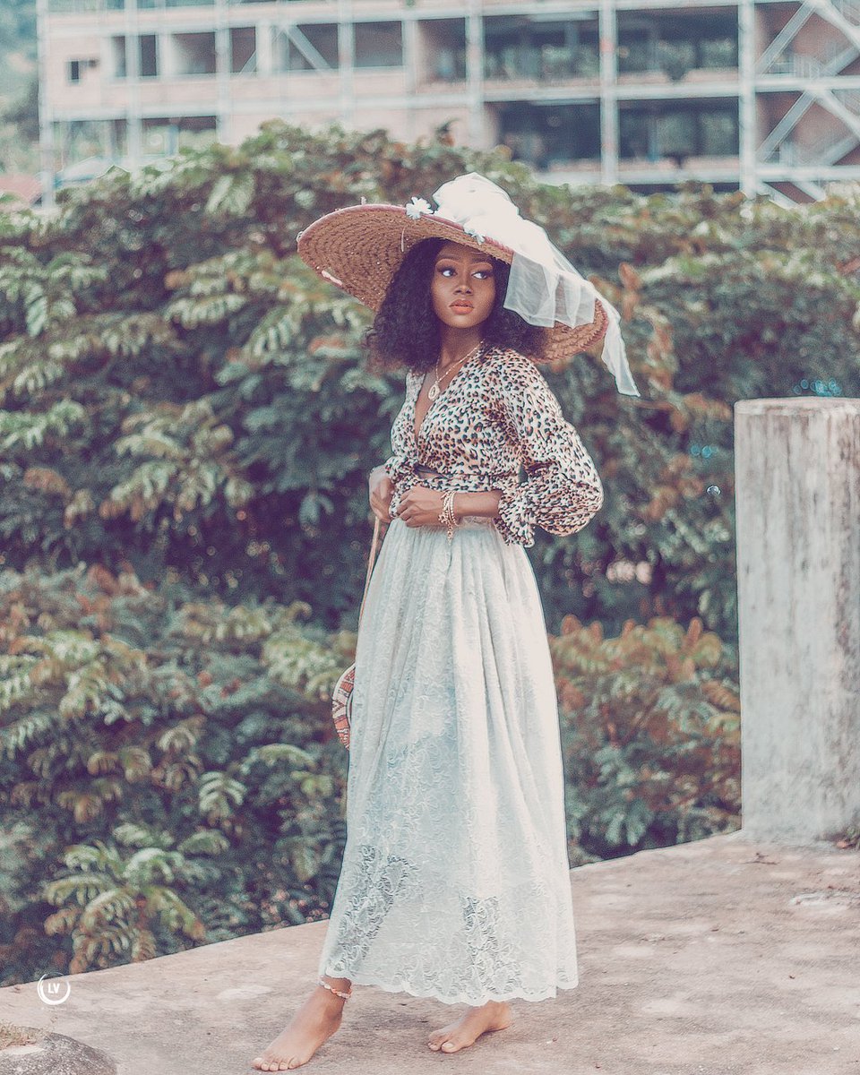 Loxy_visuals's tweet photo. Beauty is but a blossom 📌

#muse 👑@peh_lee ___

#mua 💄@shades_ofjay_ ___

#stylist 🎗@styled.by.tribal ___

#photographer 📸@loxy_visuals ___

#loxyvisuals
https://t.co/EOiwPjkoHP https://t.co/Ztm4iAeevY