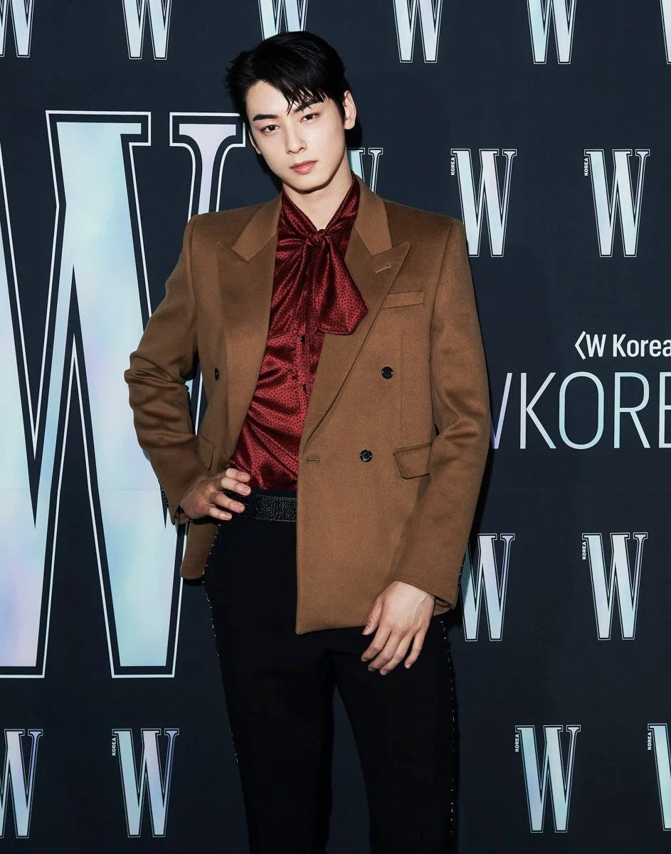 wonowns's tweet photo. Our Cha Eunwoo at W Korea event.
#CHAEUNWOO #차은우 #ASTRO #wkorea #dongmin #TrueBeauty #아스트로 #LEEDONGMIN #model #kpopidol #kpop #lovely #mrcha #handsome #LoveYourW https://t.co/ONf6CQ1Tq3