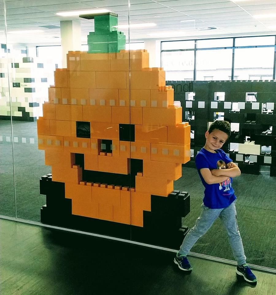 EverBlock's tweet photo. Wishing our friends a Happy & Safe Halloween!
.
.
.
#everblock #jumbobuildingblocks #modularblocks #halloween2020 #pumpkindesign #pumpkin #happyhalloween #8bitdesign #kidsevent #eventideas #eventdisplays https://t.co/QBFuSIOWsy