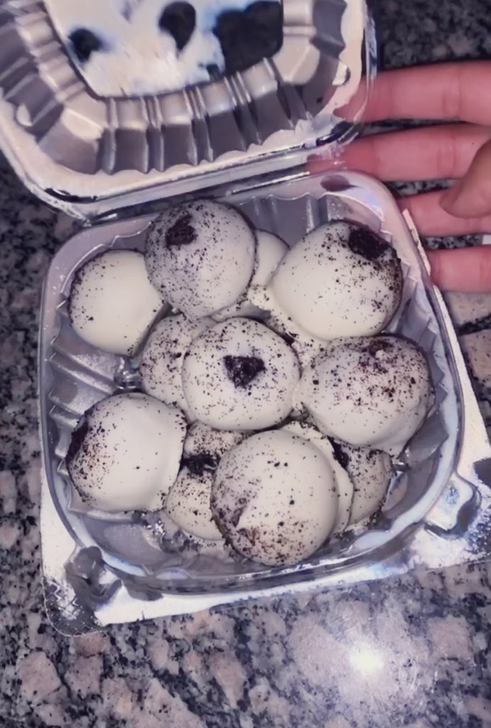 NyasOreoBalls's tweet image. Taking orders for Saturday!! Dm to place an order❣️#UL #UL20 #UL23